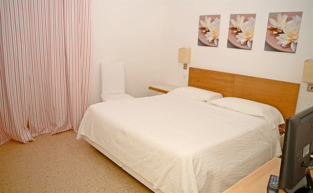 Hotel Kinda Кастильоне дела Пеская Екстериор снимка