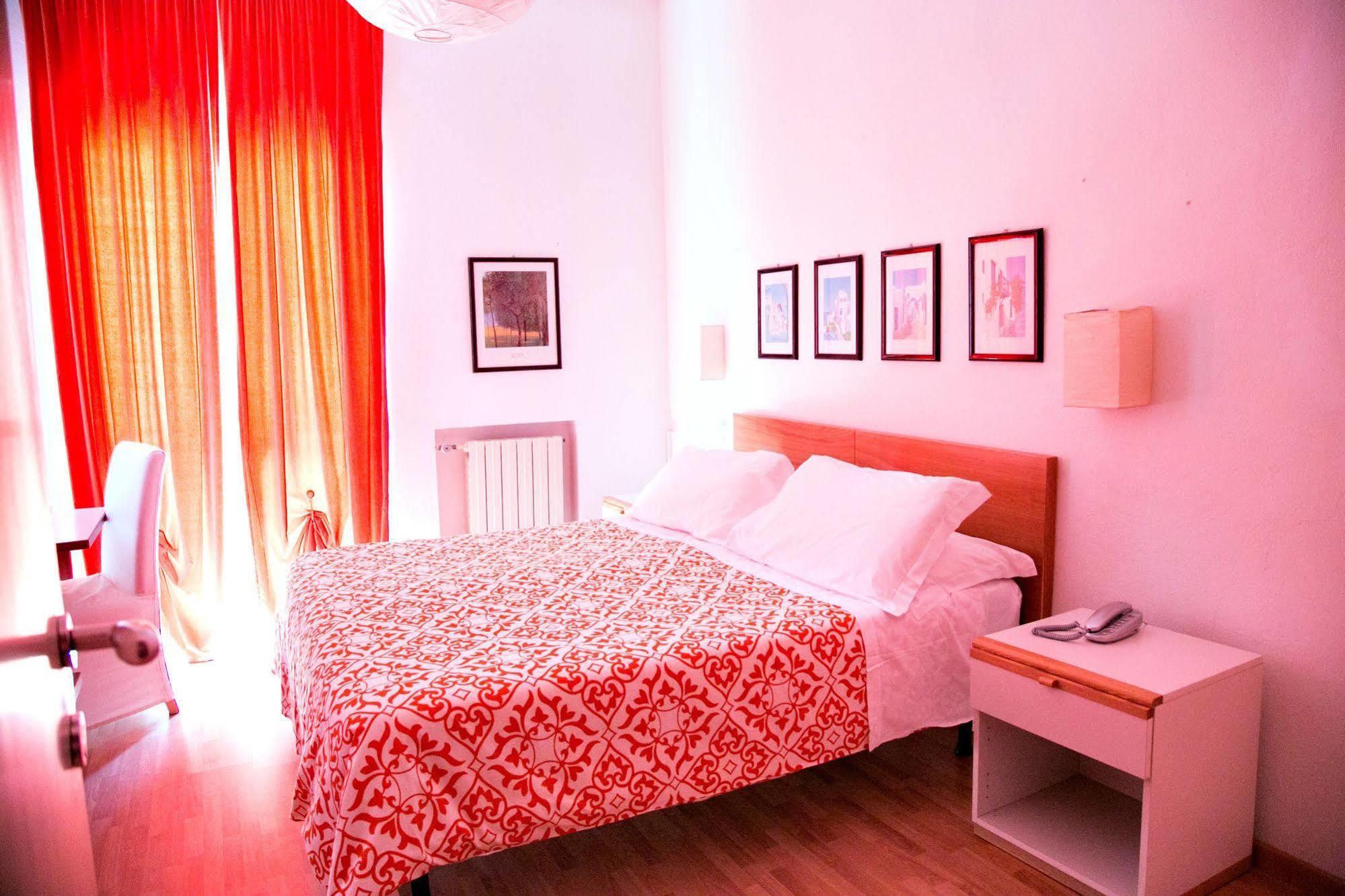 Hotel Kinda Кастильоне дела Пеская Екстериор снимка