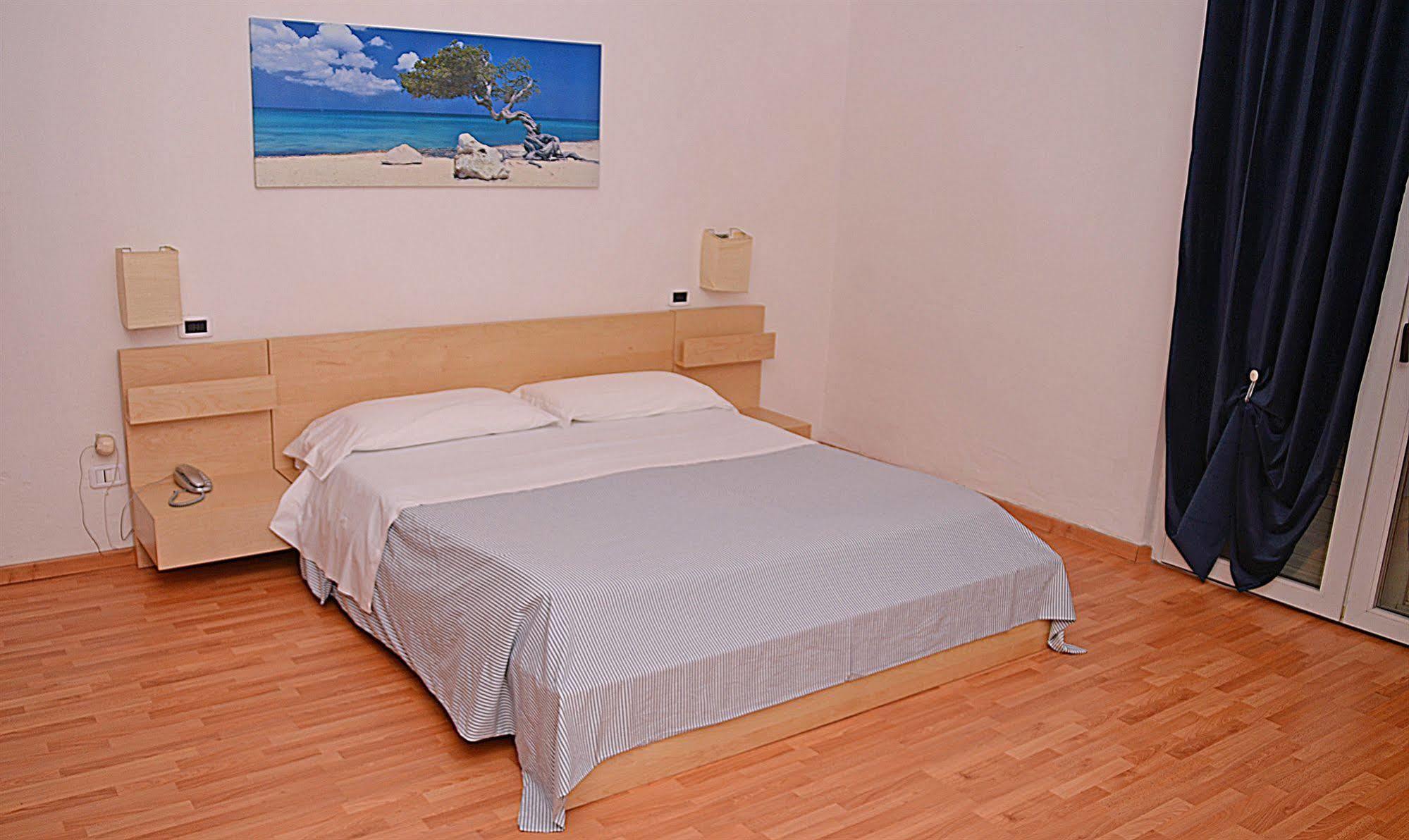 Hotel Kinda Кастильоне дела Пеская Екстериор снимка
